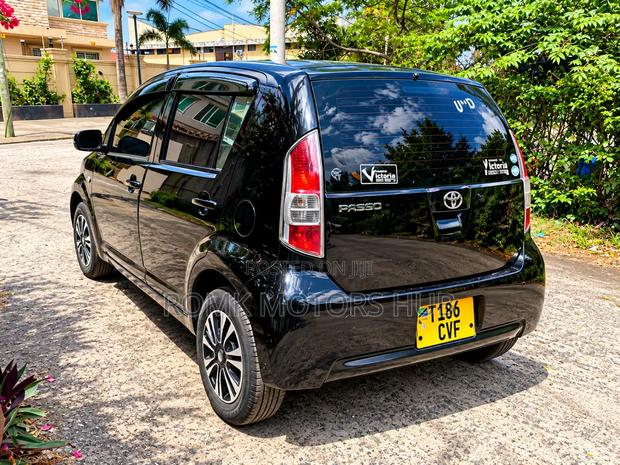 Toyota Passo 2006 Black
