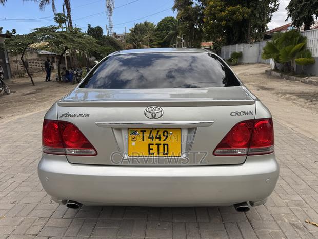 Toyota Crown 2004 Silver