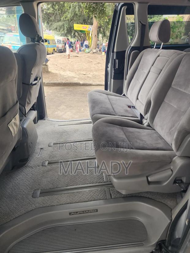 Toyota Alphard 2006 Gray