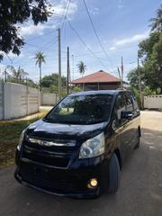 Toyota Noah 2.0 143hp AWD (7 Seater) 2008 Black for sale