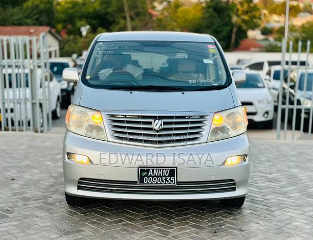 Toyota Alphard 2004 Silver