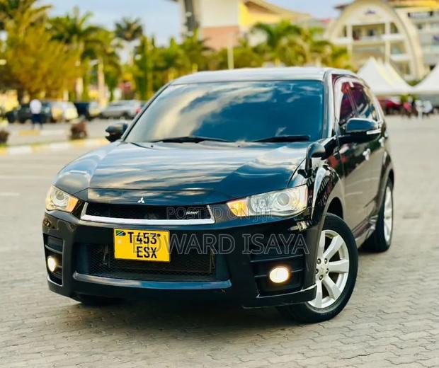 Mitsubishi Outlander 2012 Black