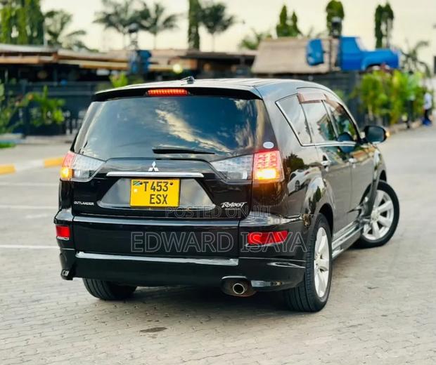 Mitsubishi Outlander 2012 Black