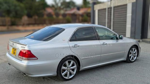 Toyota Crown 2004 Silver