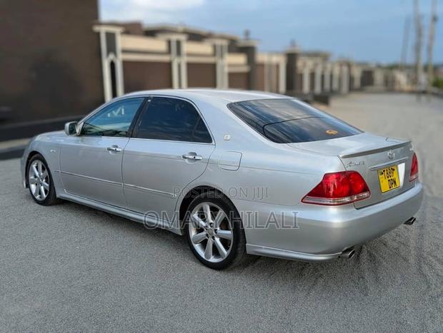 Toyota Crown 2004 Silver