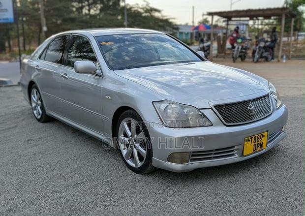 Toyota Crown 2004 Silver