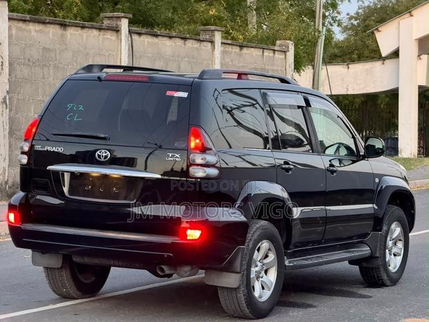 Toyota Land Cruiser Prado 2005 Black