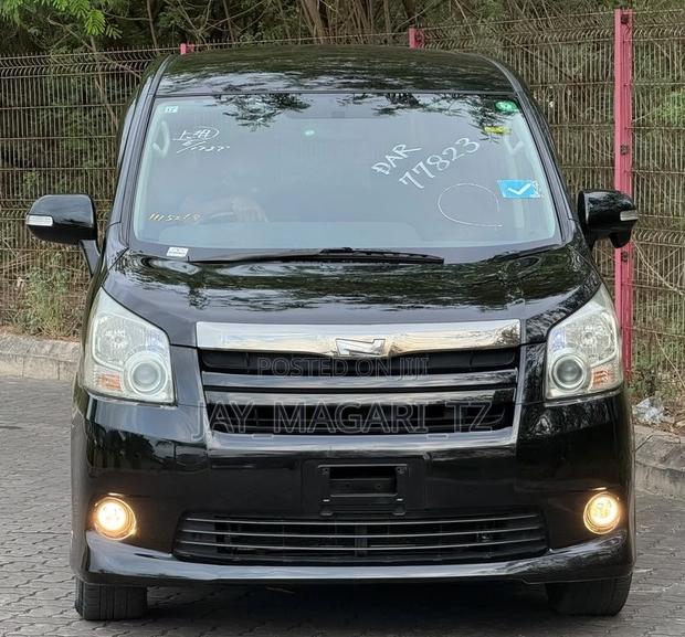 Toyota Noah 2009 Black