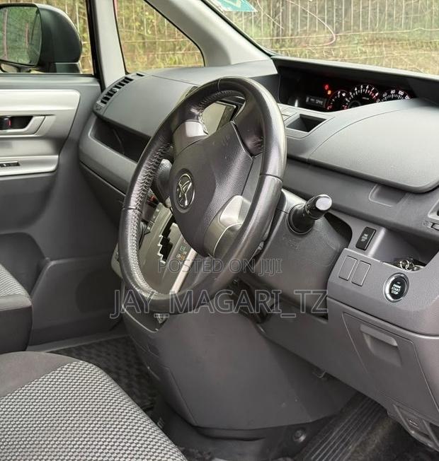 Toyota Noah 2009 Black