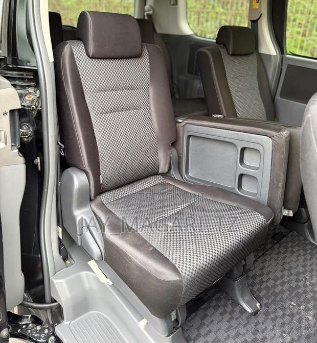 Toyota Noah 2009 Black