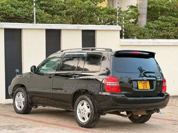 Toyota Kluger 2005 Black