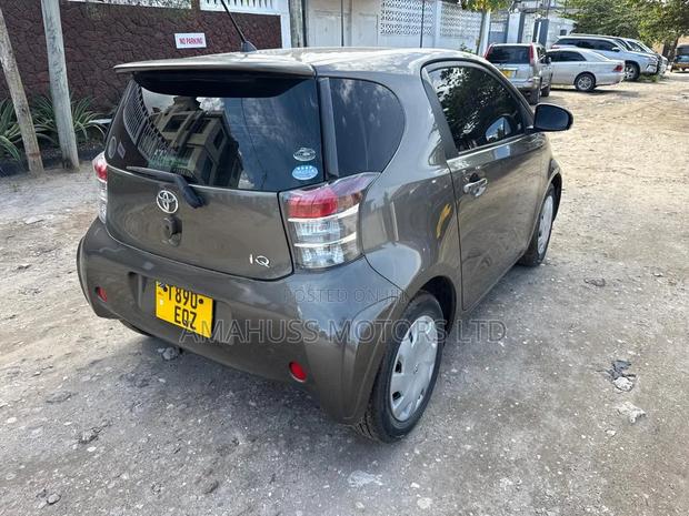 Toyota iQ 2008 Gray