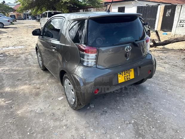 Toyota iQ 2008 Gray