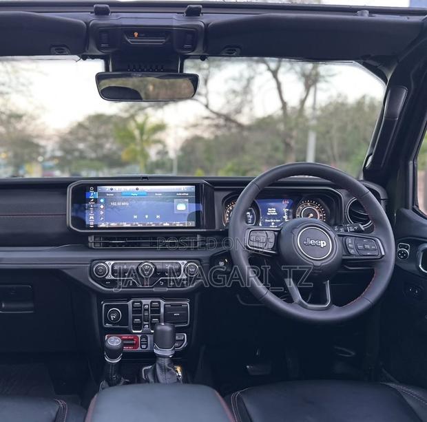 Jeep Wrangler 2024 Green