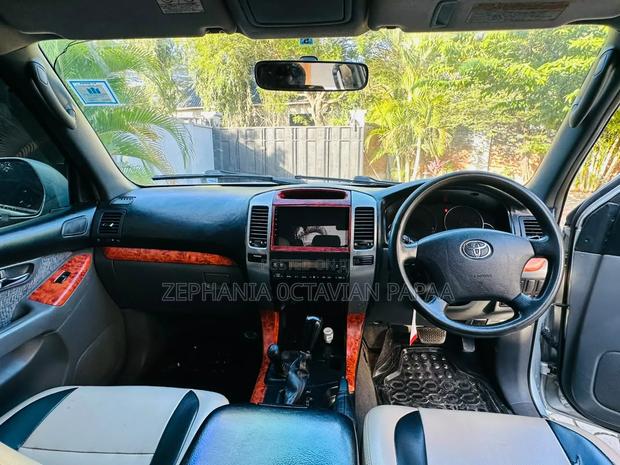 Toyota Land Cruiser Prado 2005 Silver