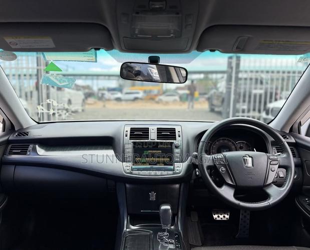 Toyota Crown 2009 White