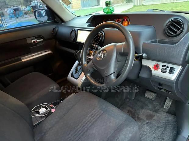 Toyota Corolla Rumion 2008 Red