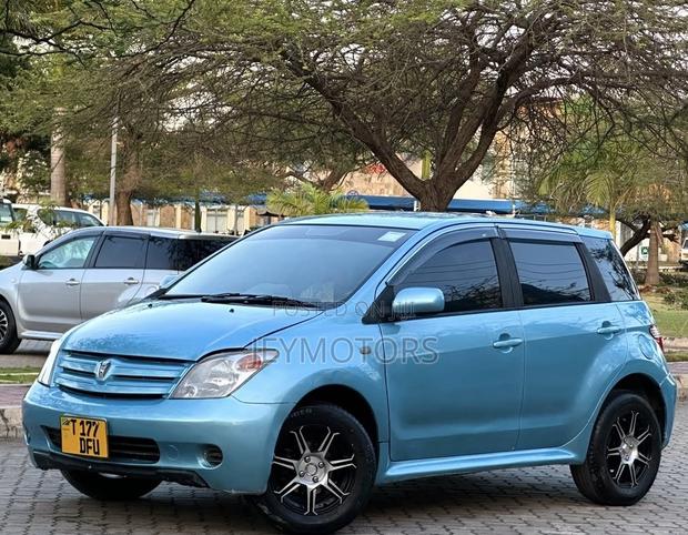Toyota IST 2004 Blue