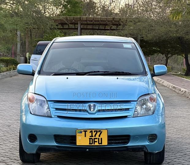 Toyota IST 2004 Blue