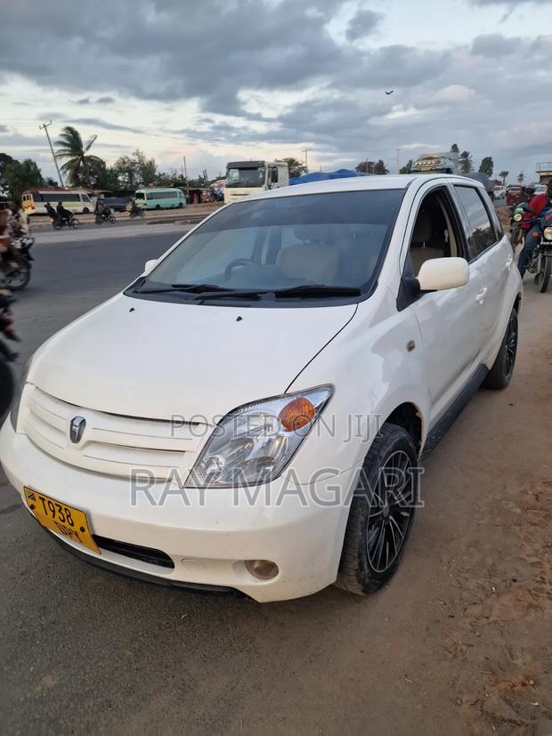 Toyota IST 2006 White