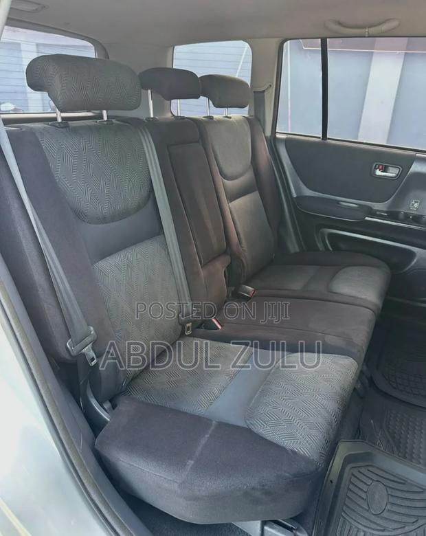 Toyota Kluger 2005 Silver
