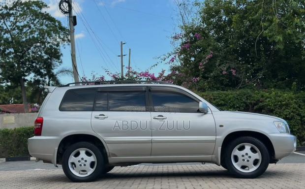 Toyota Kluger 2005 Silver