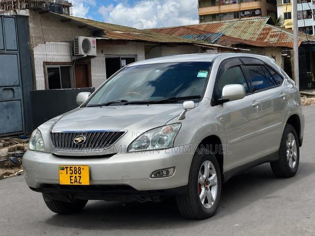 Toyota Harrier 2004 Silver