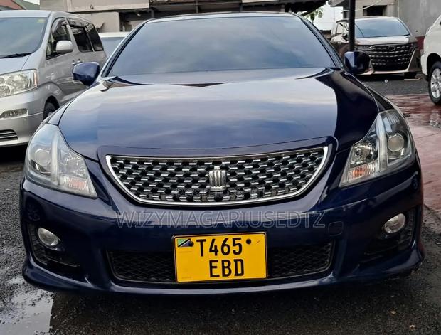 Toyota Crown 2009 Blue