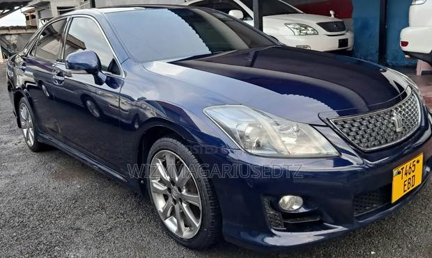 Toyota Crown 2009 Blue