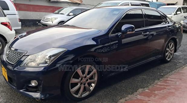 Toyota Crown 2009 Blue