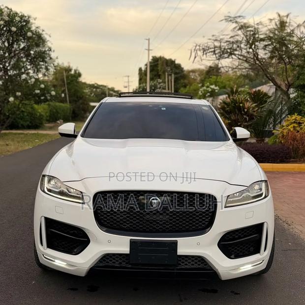 Jaguar F-Pace 2017 White