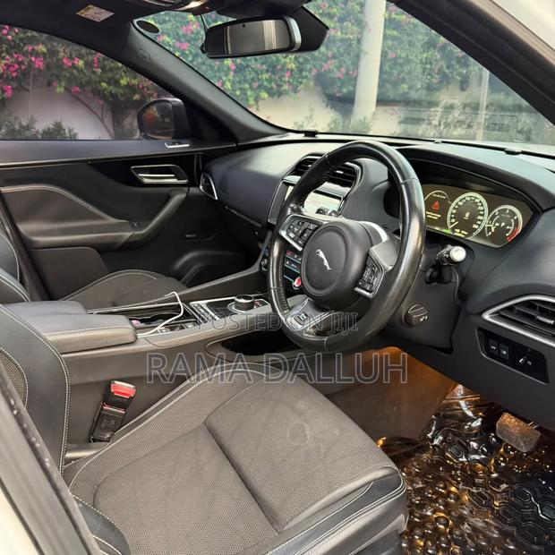 Jaguar F-Pace 2017 White