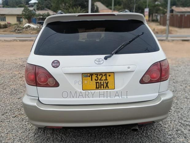 Toyota Harrier 2002 Pearl