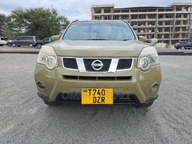 Nissan X-Trail 2010 Green