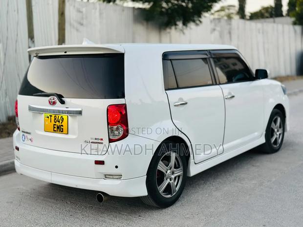 Toyota Corolla Rumion 2008 White