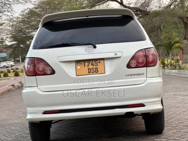 Toyota Harrier 2002 Pearl
