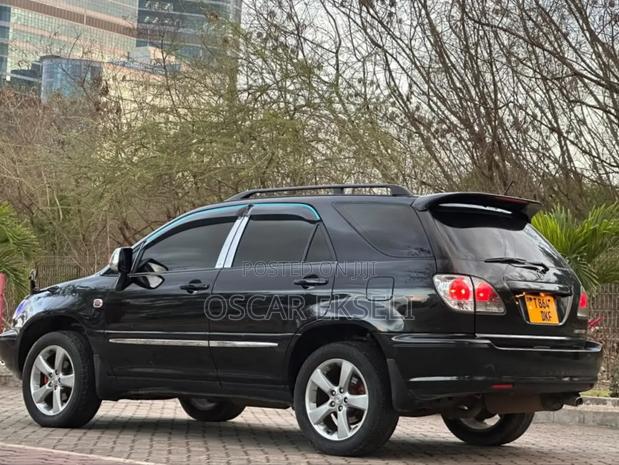 Toyota Harrier 2002 Black