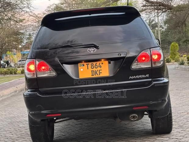 Toyota Harrier 2002 Black