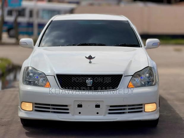 Toyota Crown 2007 White