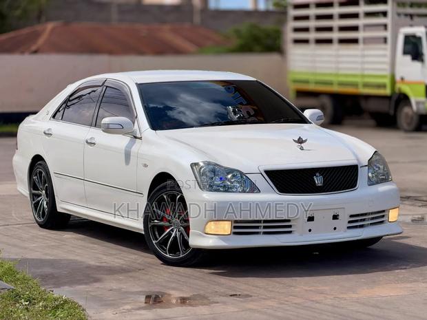 Toyota Crown 2007 White
