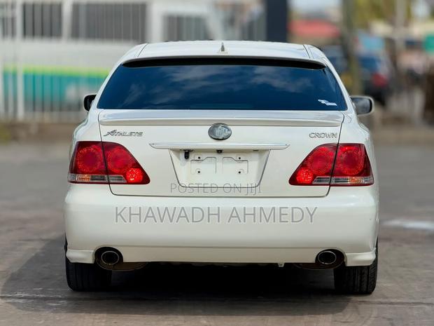 Toyota Crown 2007 White