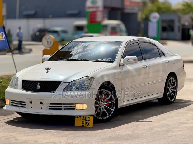 Toyota Crown 2007 White