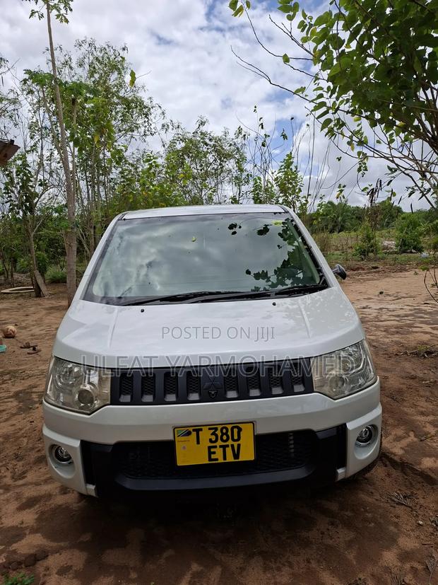 Mitsubishi Delica D:5 2009 Pearl