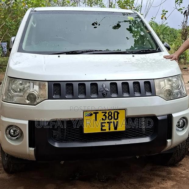 Mitsubishi Delica D:5 2009 Pearl