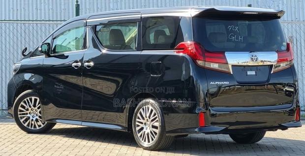 Toyota Alphard 2.5 Petrol FWD 2017 Black