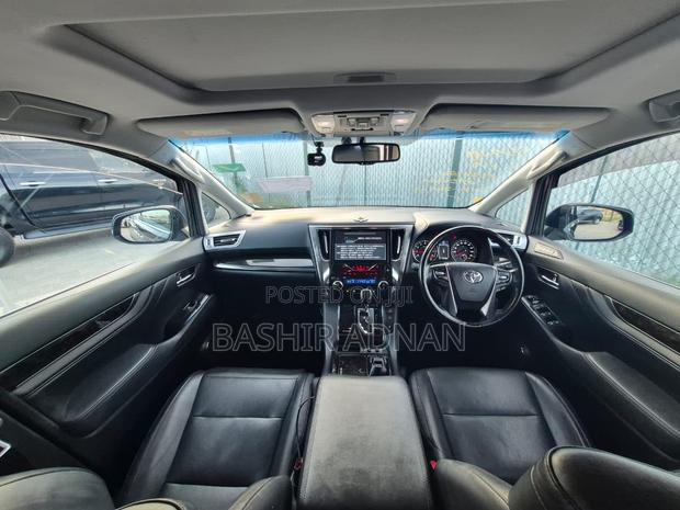 Toyota Alphard 2.5 Petrol FWD 2017 Black