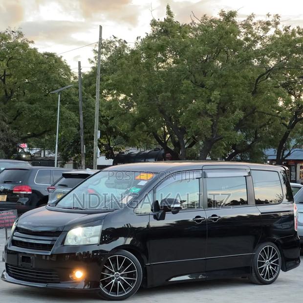 Toyota Noah 2007 Black