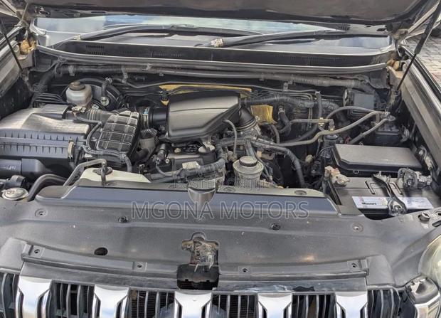 Toyota Land Cruiser Prado 4.0 Petrol TX 2015 Black