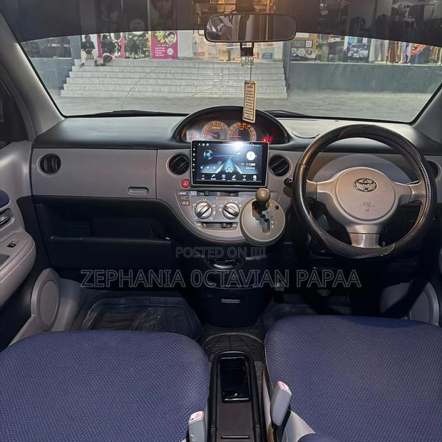 Toyota Sienta 2005 Silver