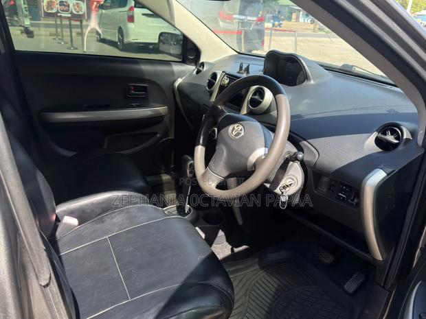 Toyota IST 2004 Gray